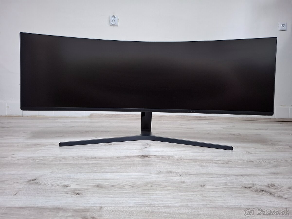 Samsung zaoblený monitor