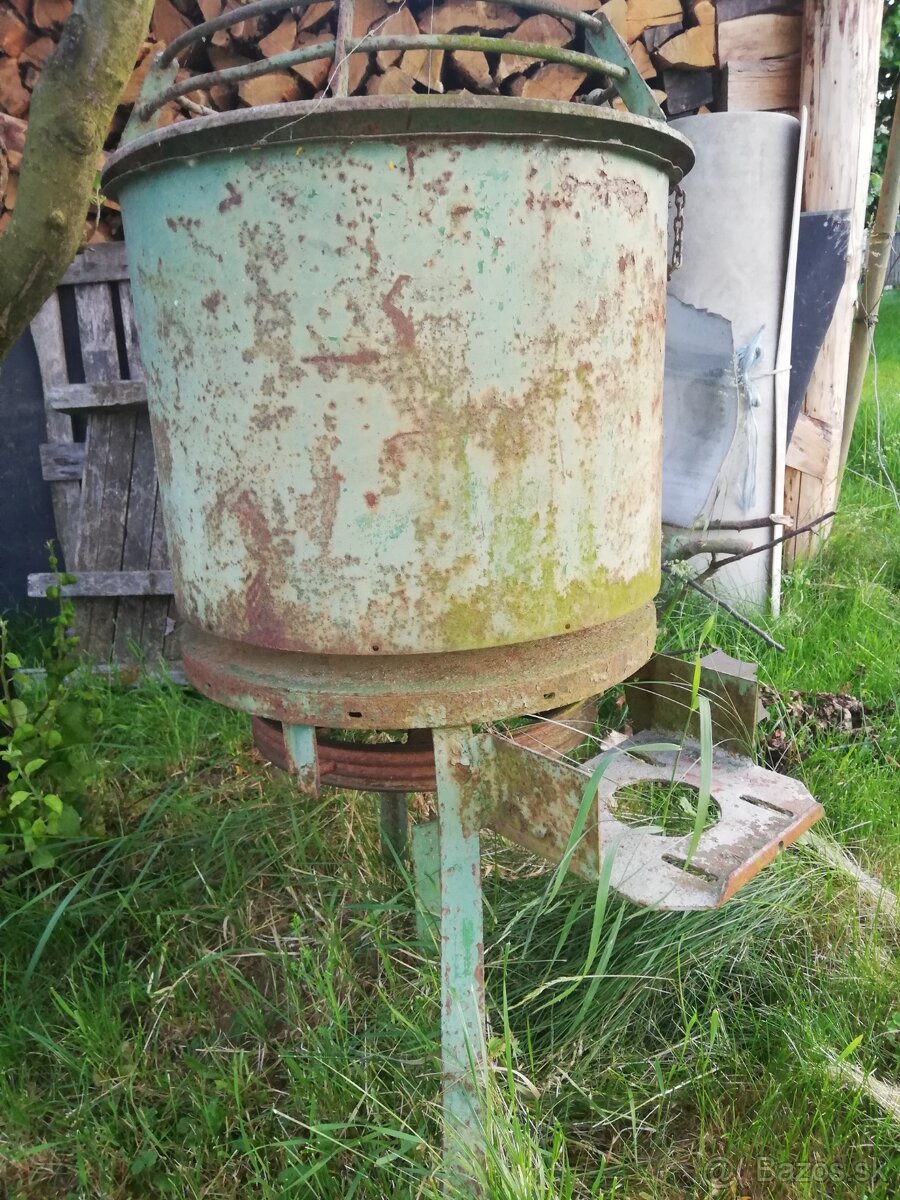 Predám rezačku na repu a kladivkový šrotovník