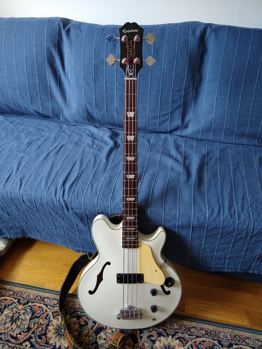 Basgitaru