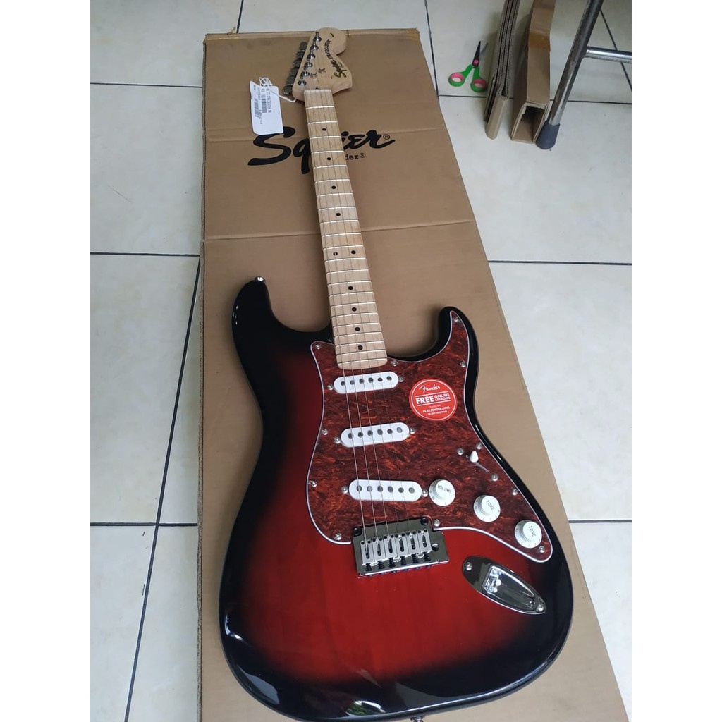 Fender squier štandard