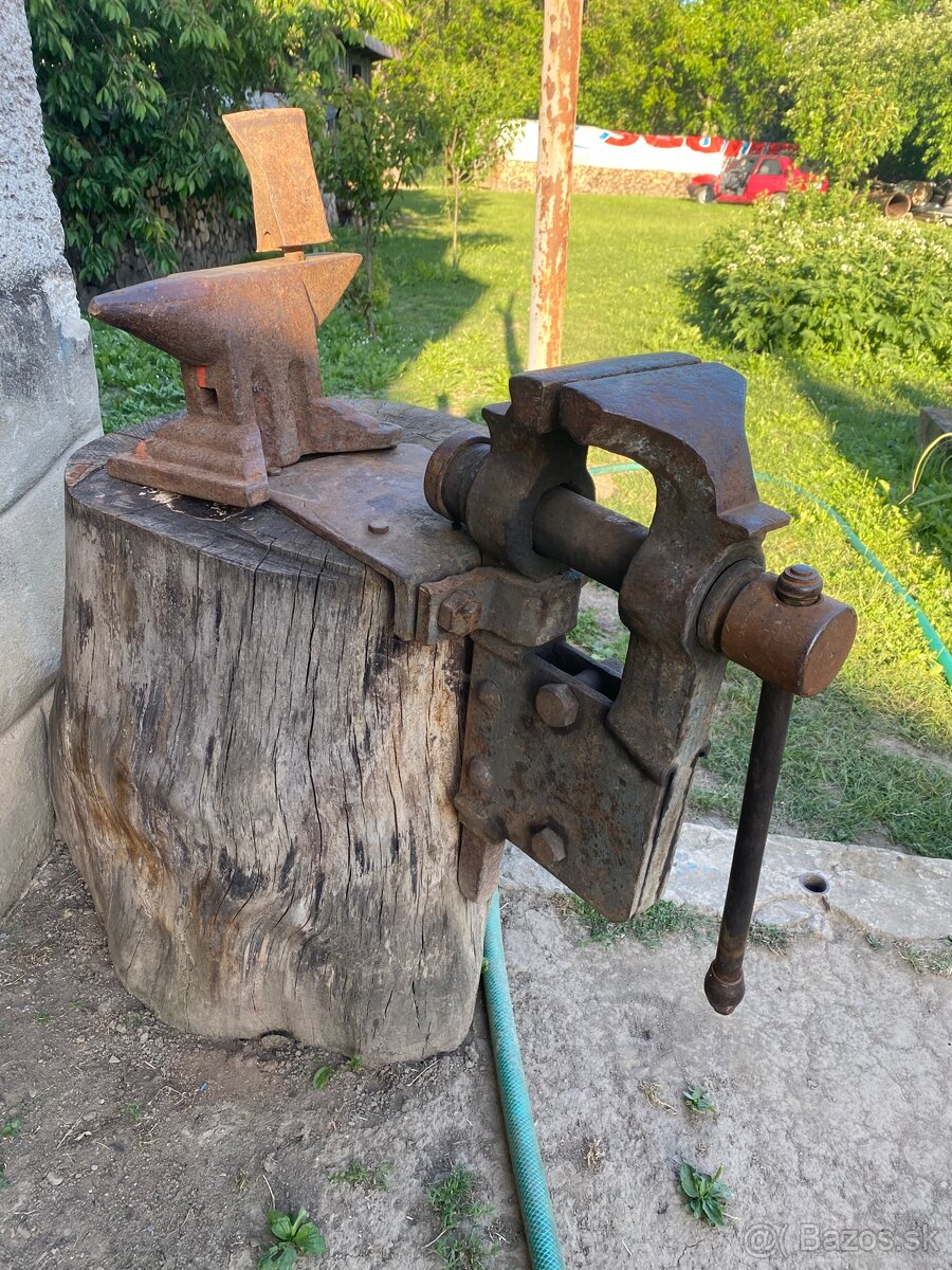 Predám kováčsky zverák s kovadlinou
