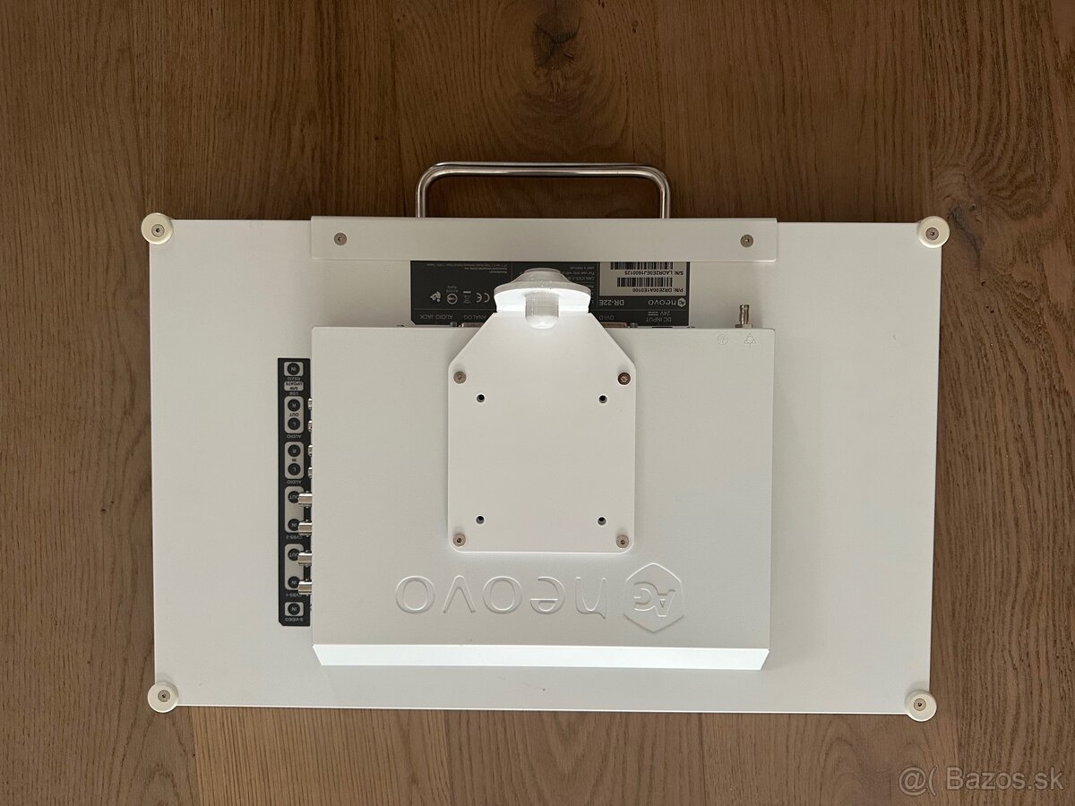 Predame medecinsky monitor NEOVO DR-22E