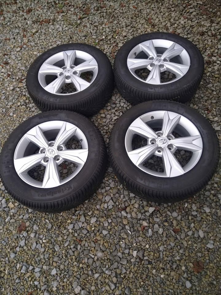 17" zimná sada alu TOYOTA C-HR + TPMS originál.