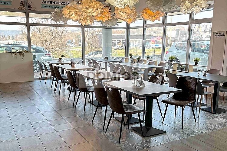 Gastro / služby / showroom / kancelárie (130,00 m2, KE-V)