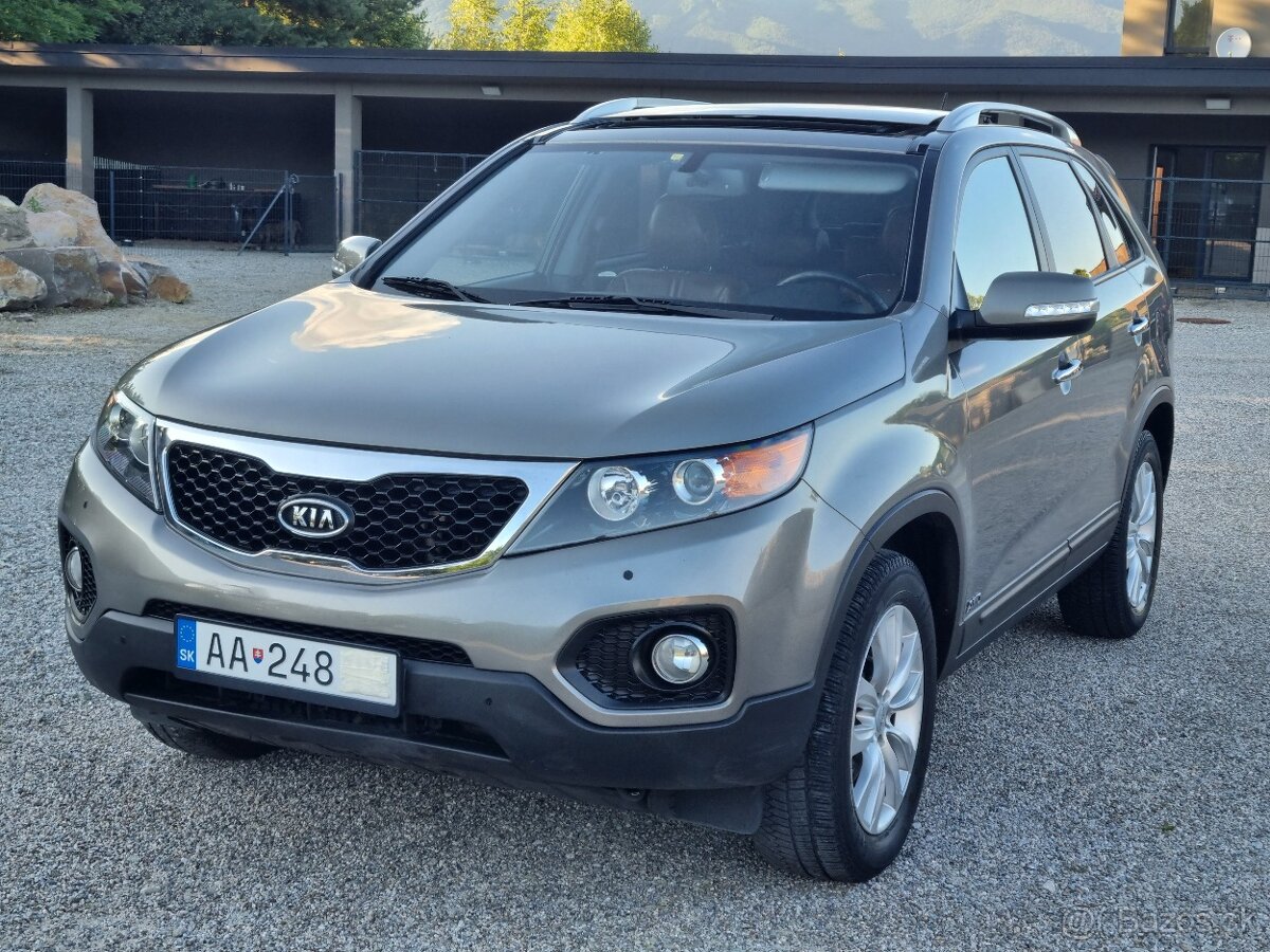 KIA SORENTO 2,2CRDi 4x4  7MIESTNE
