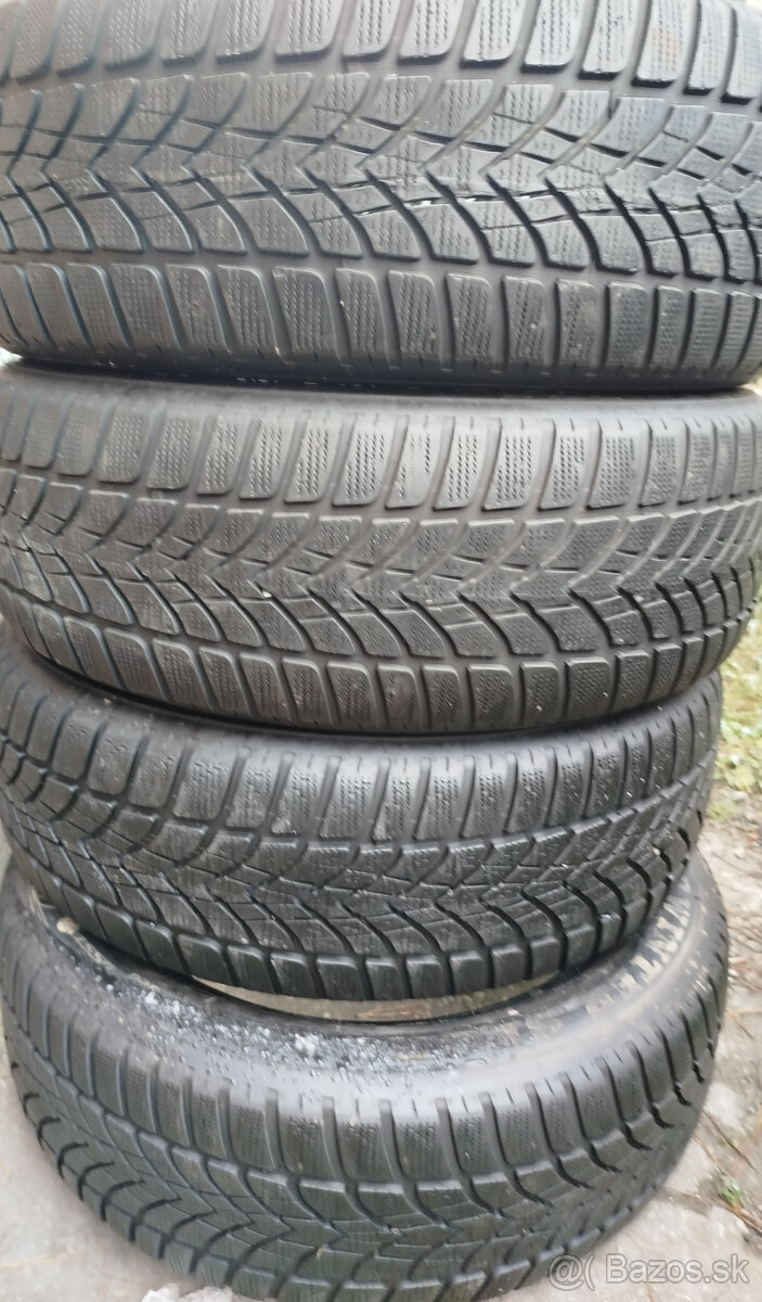 Predam jazdene zimne pneu 215/55R18 Dunlop Winter Sport 4D R