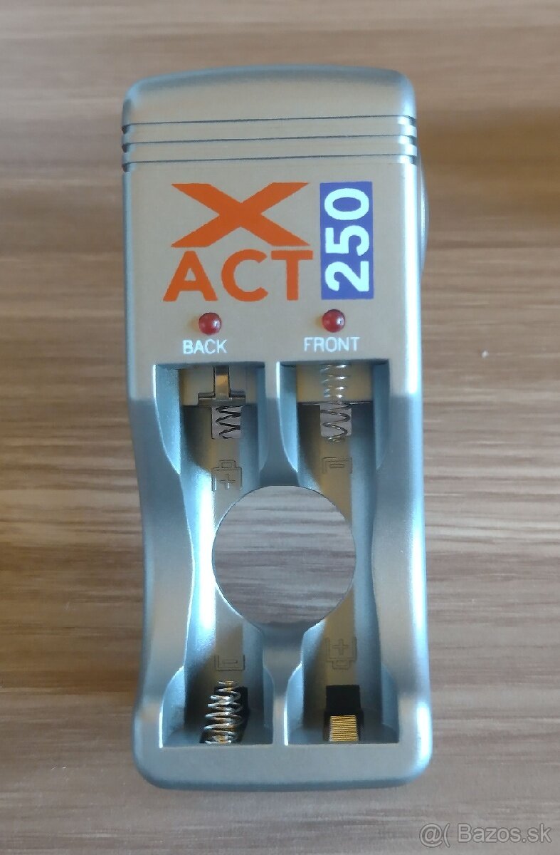 Nabíjačka na AAA/AA batérie