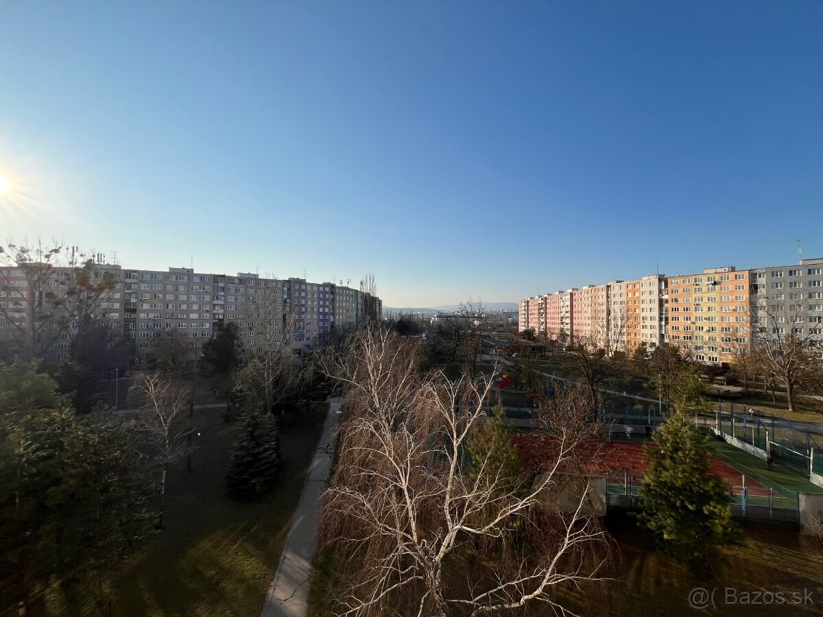 NA PREDAJ PEKNÝ 2 IZBOVÝ BYT PO REKONŚTRUKCII
