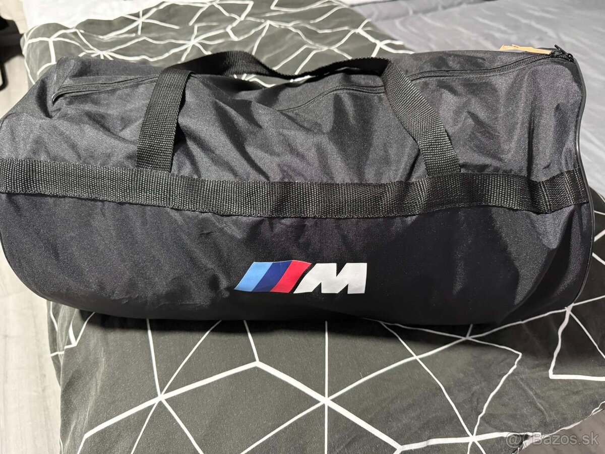 BMW M4 F82 performance indoor plachta