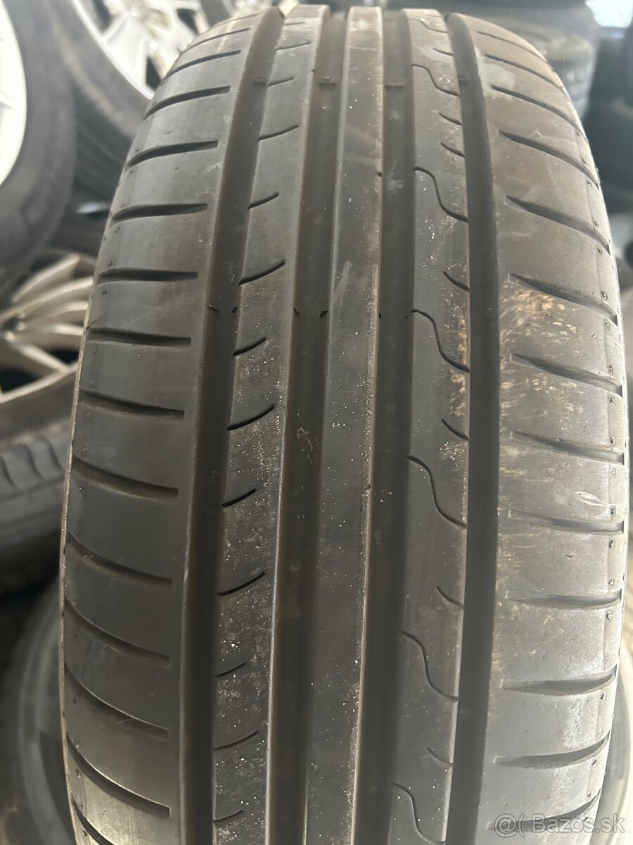 Predam pneu Dunlop 205/60