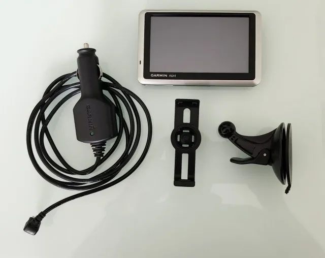 Navigácia GPS GARMIN NUVI 1340 s mapou pre rok 2025.