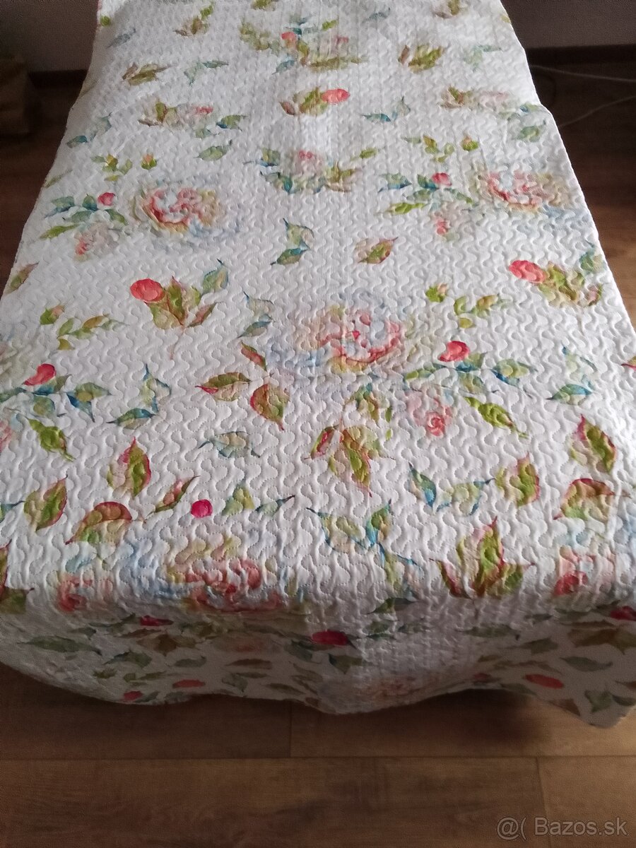 Prehoz na single posteľ 7 eur