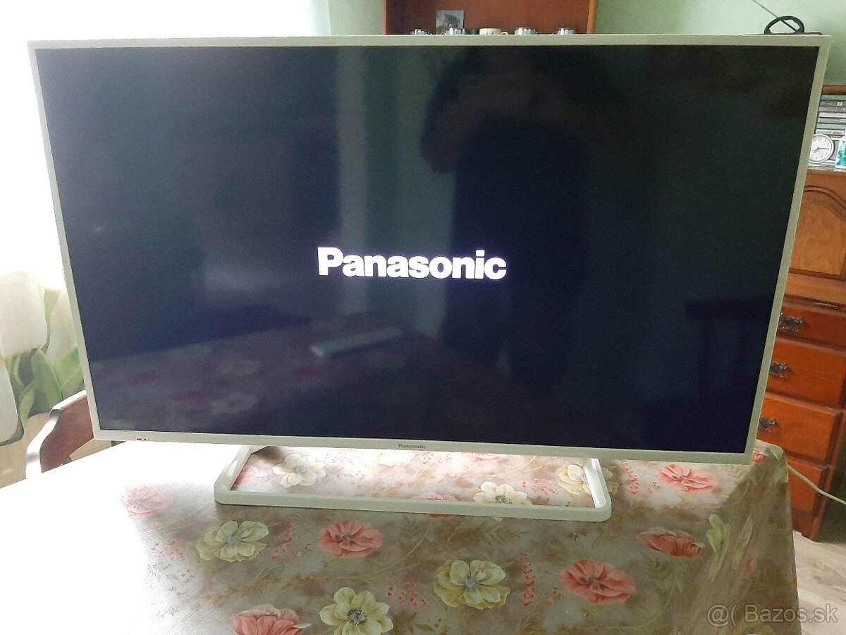 TV Panasonic VIERA TX-42AS600EW .