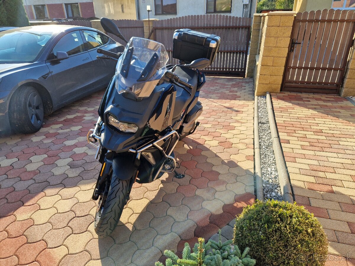 BMW C400X