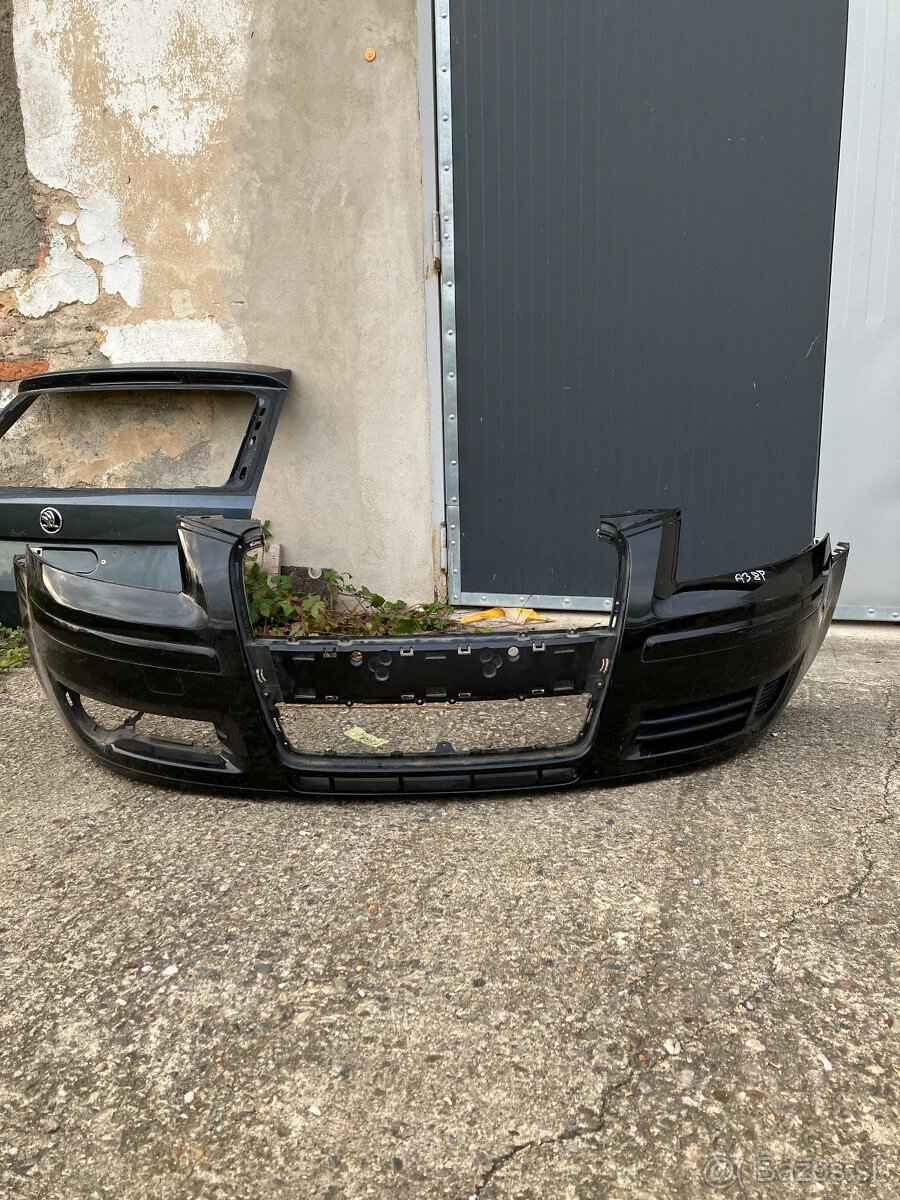 predni naraznik audi a3 8p 04-08 cerny