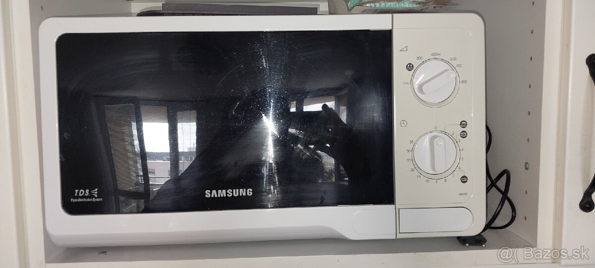 Mikrovlnka Samsung za odvoz