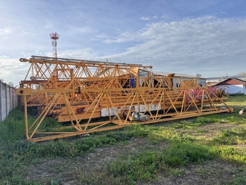 Liebherr vežový žeriav