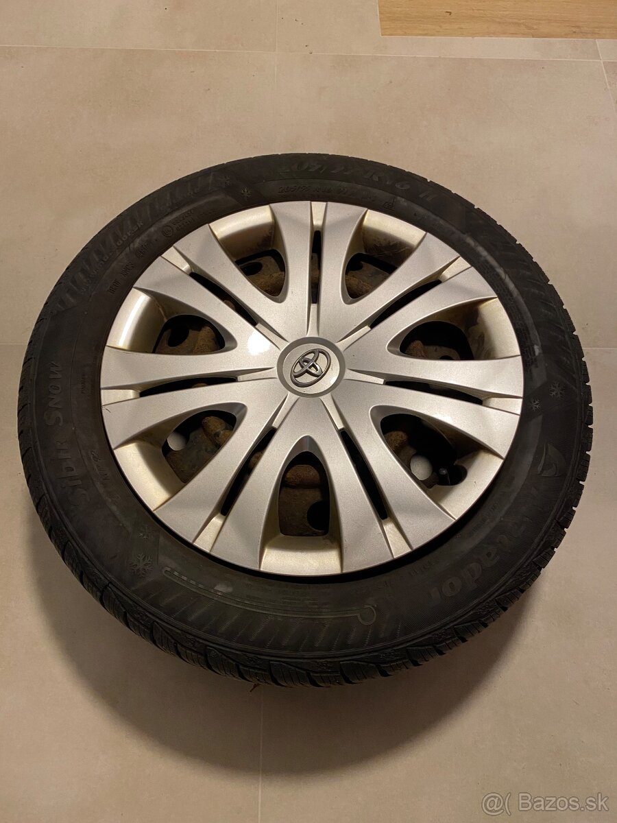 Plechové disky + puklice Toyota + pneumatiky 205/55 R16 91 H