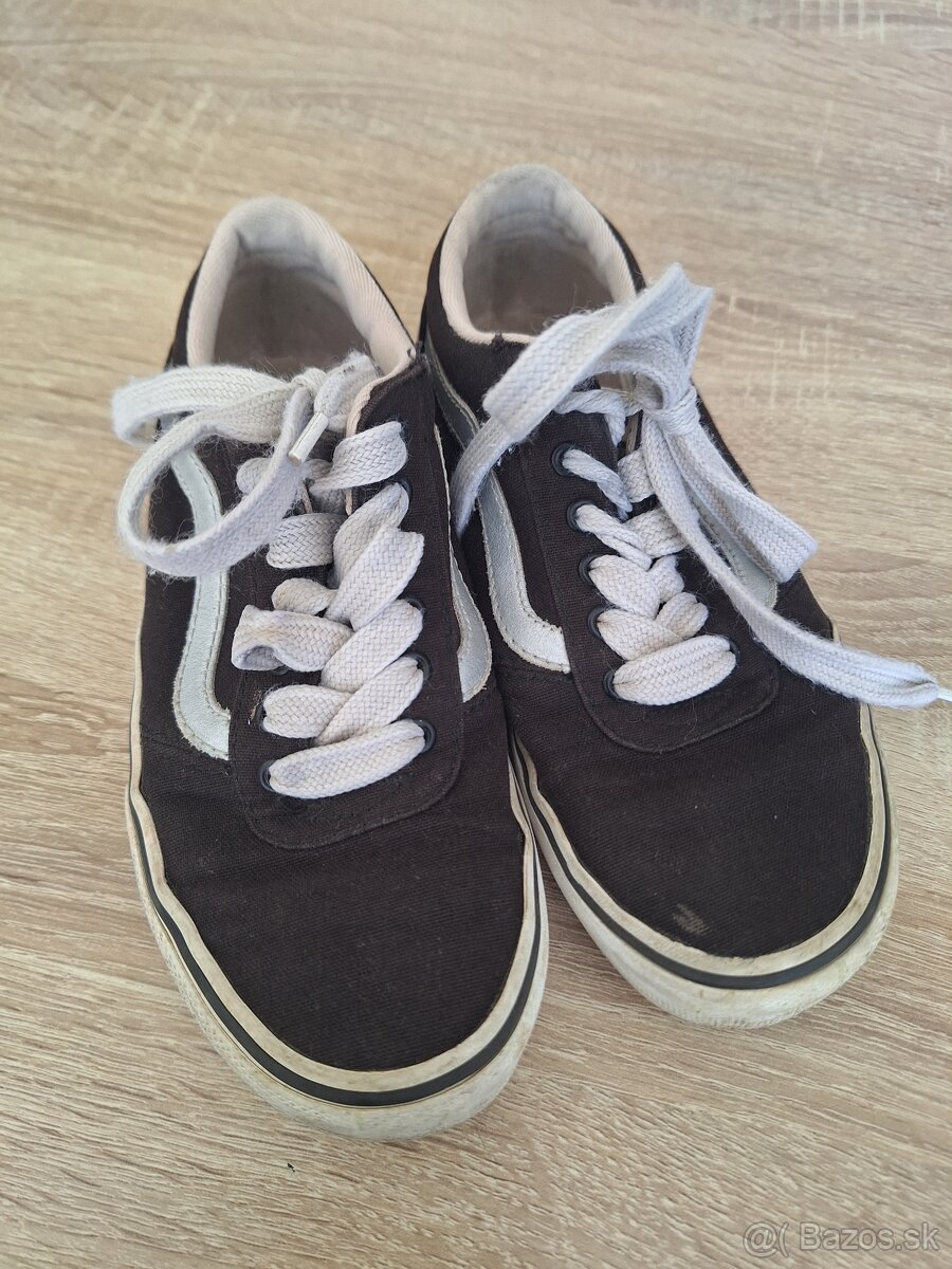 Vans 32