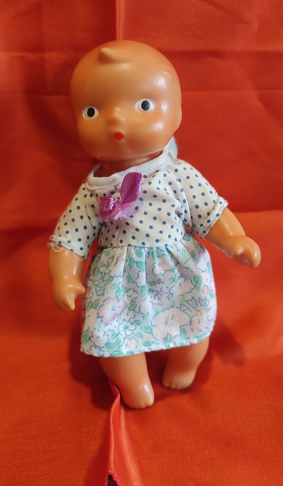retro bábika