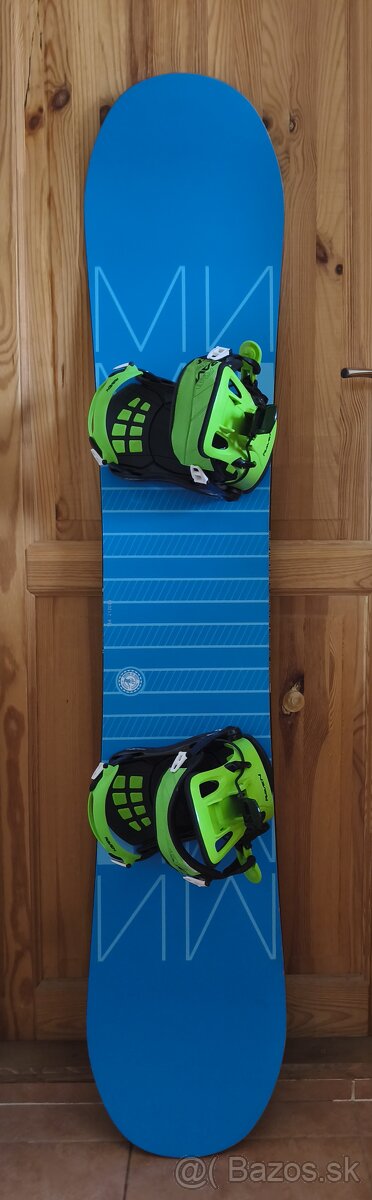 Snowboard s viazaním