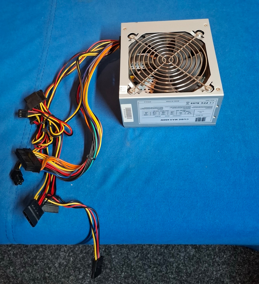 Predám PC zdroj iBox Cube Max 450W