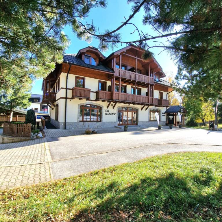 Apartmán Tatranská Lomnica, centrum, suterénne parkovanie, v