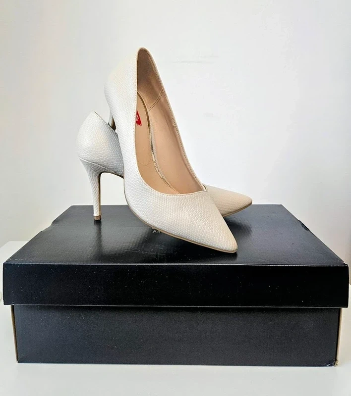 Kožené vysoké business lodičky Baťa béžové