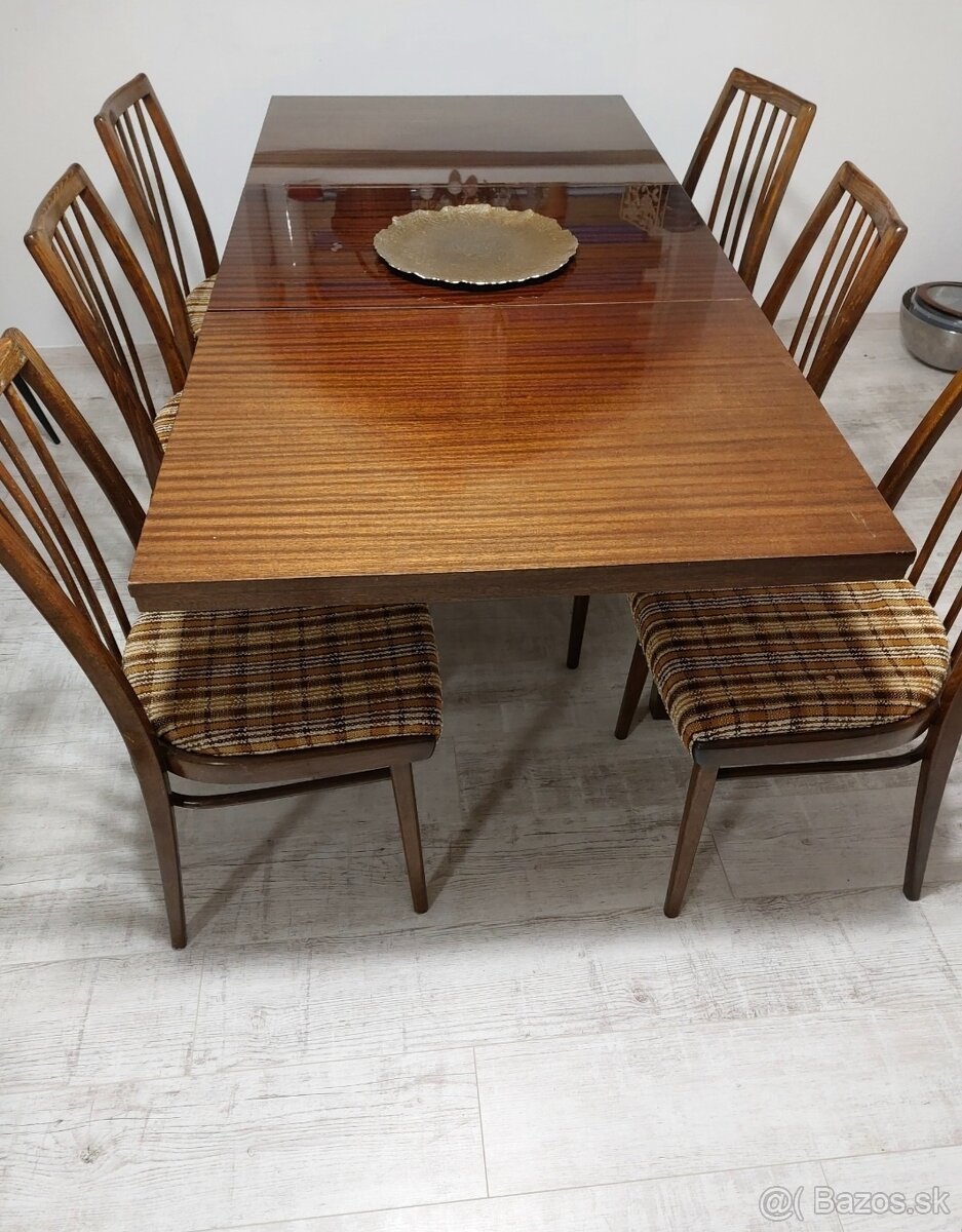 Jedálenský stôl a 6ks stoličiek
