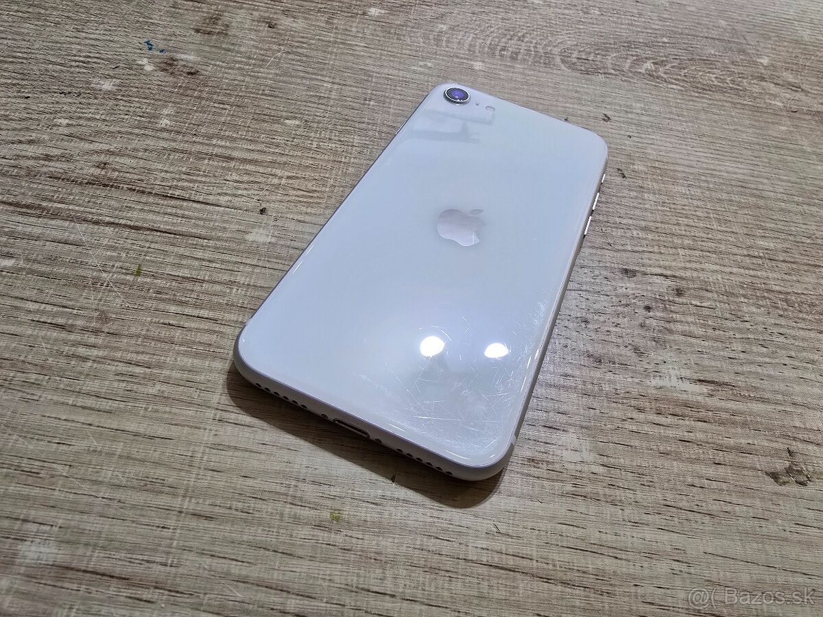 Iphone SE2020 biely plnefunkcny na displeji nieje ani jeden