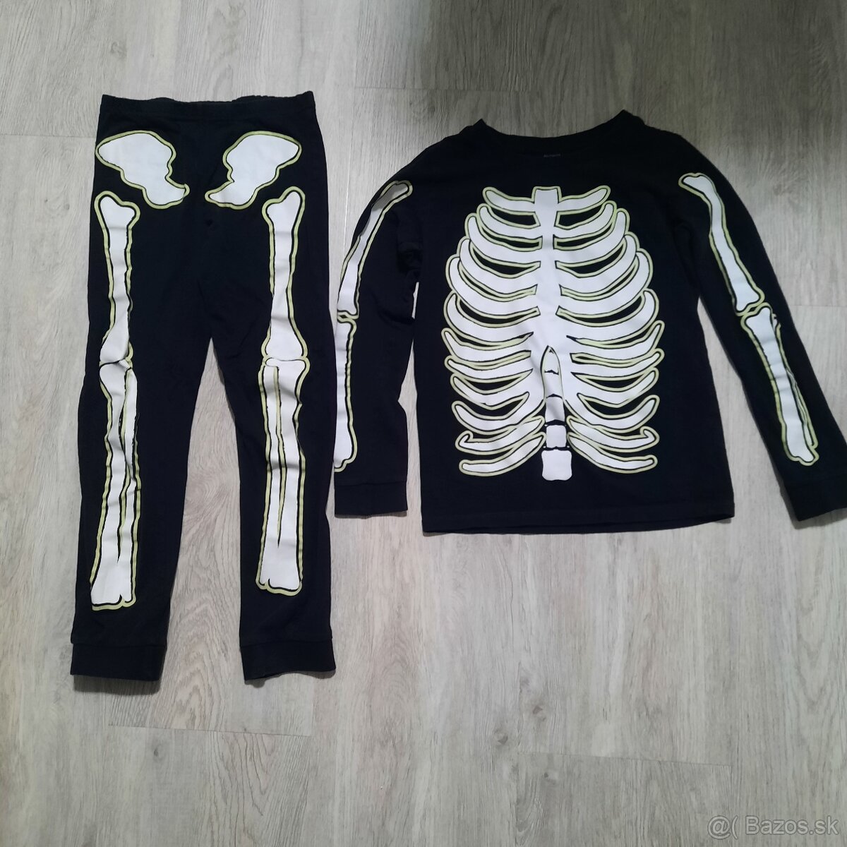 Fosforeskujuce pyzamko vel. 134