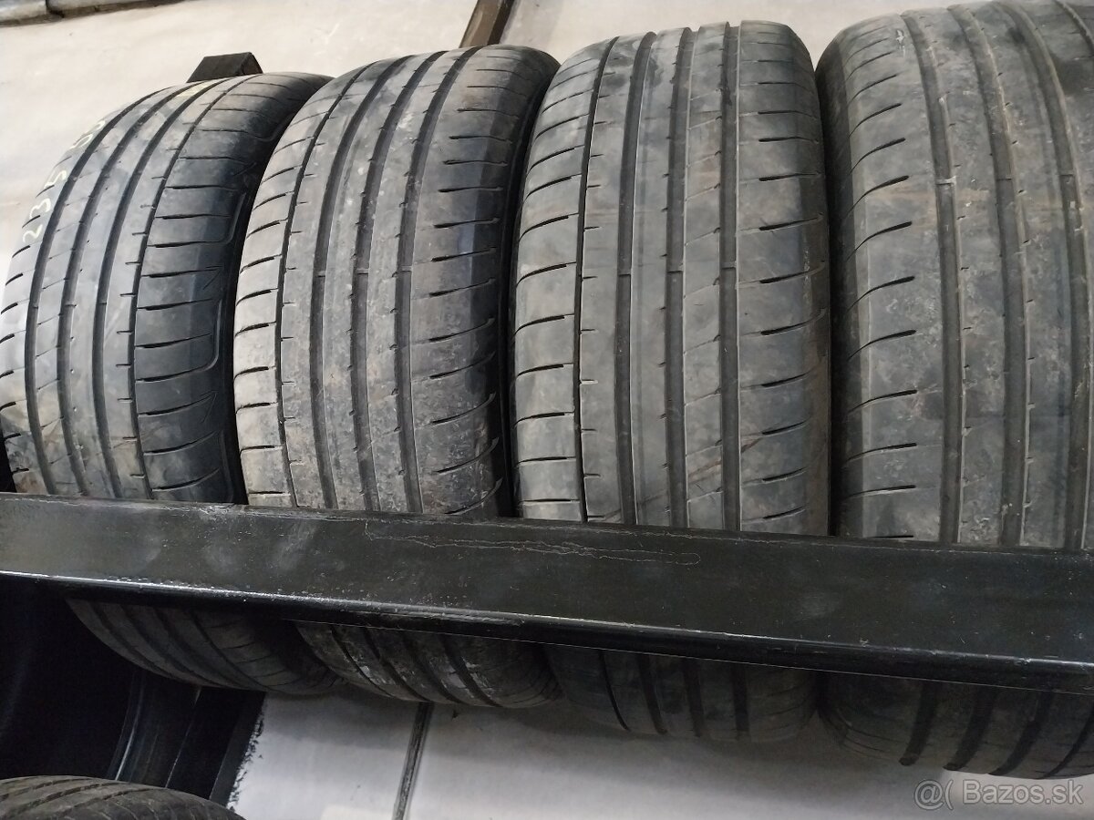 Pneu 235/55R19