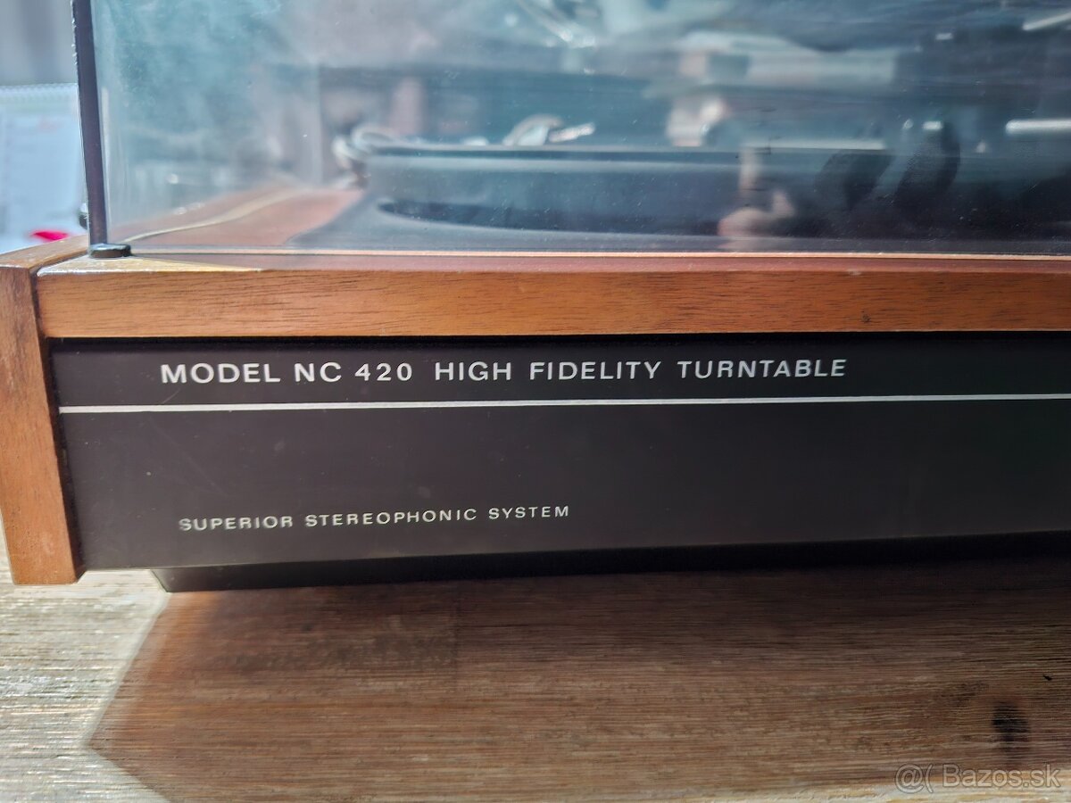 Gramofon Tesla NC 420