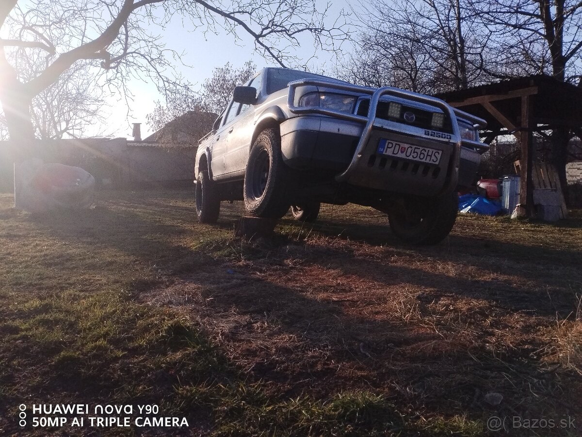 Mazda B2500