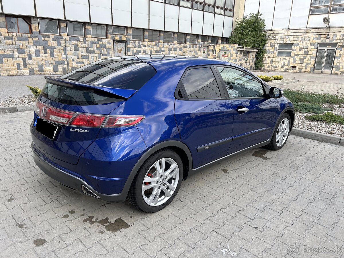 Predám Hondu Civic 1.8 Automat