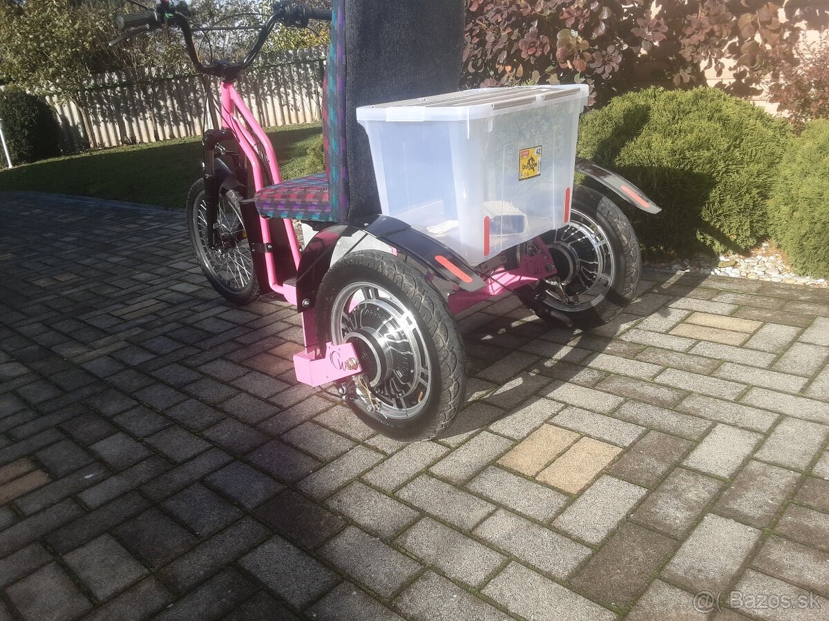 Trojkolka elektrická