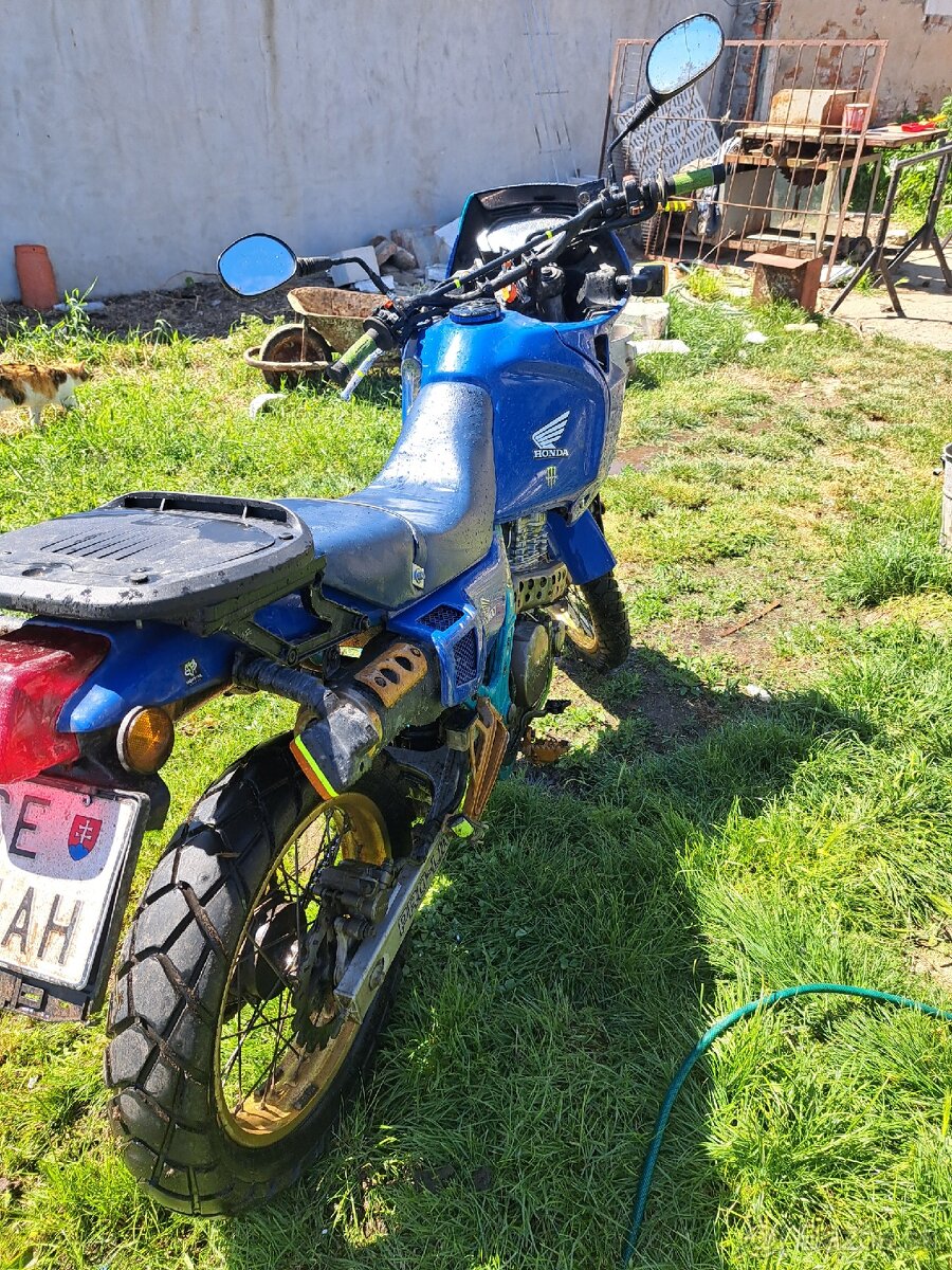 Honda nx 500 dominator