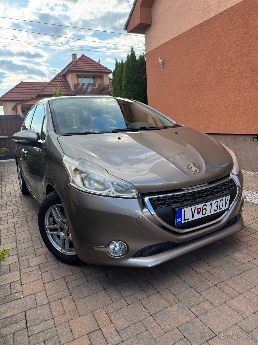 Peugeot 208 1.4 benzin 70kw 80000km