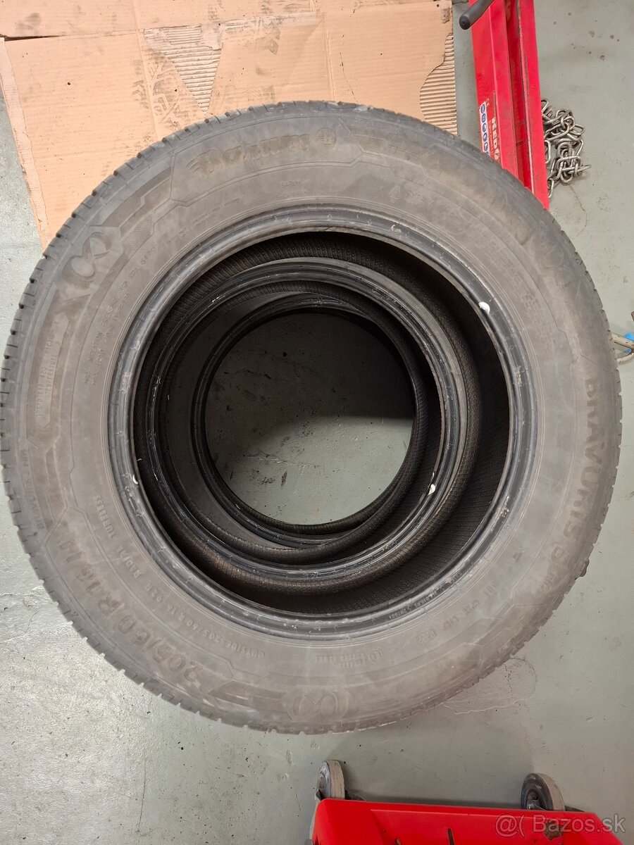 Predam letne barum 205/60 R16