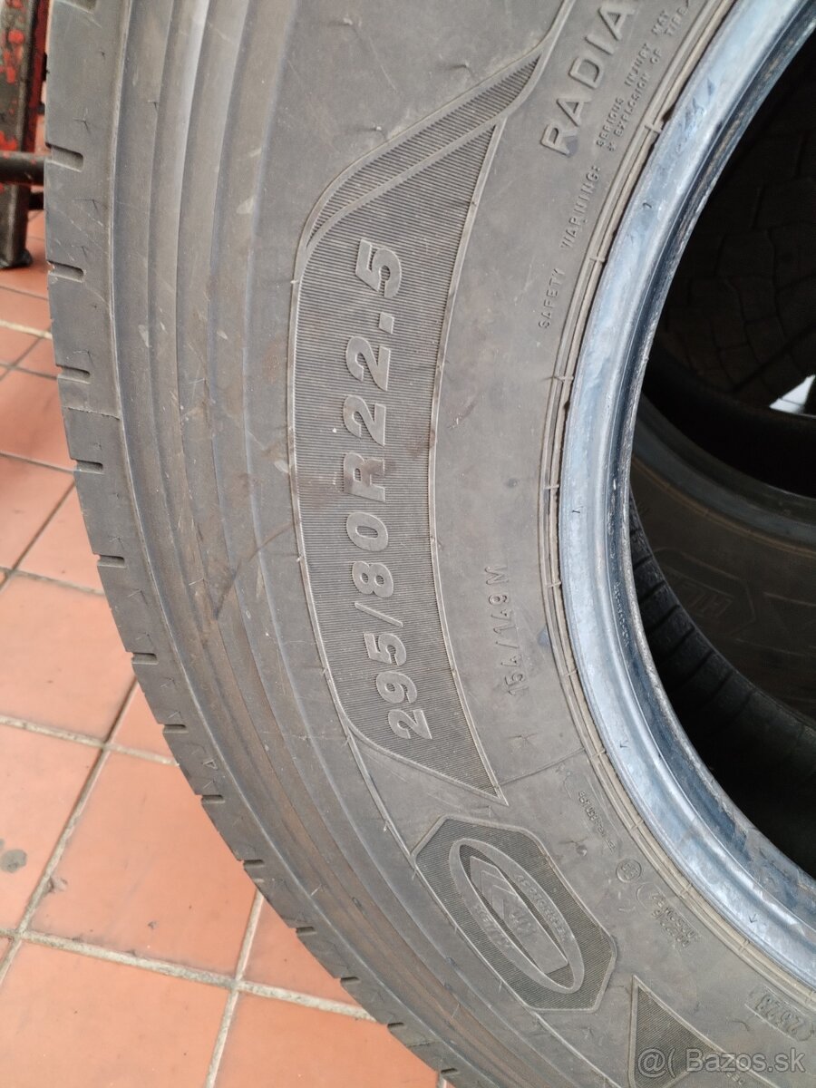 Predám pneumatiky 295/80r22.5