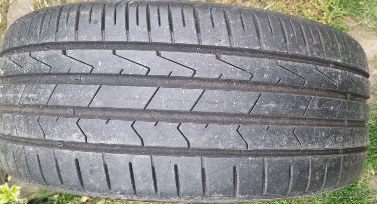 Predam pneu Hankook 225/40R18