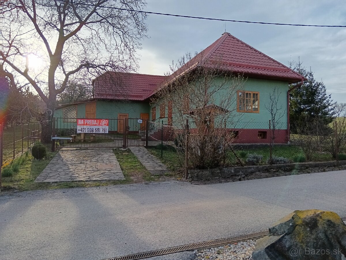 Predám rodinný dom neďaleko lyžiarskeho strediska.