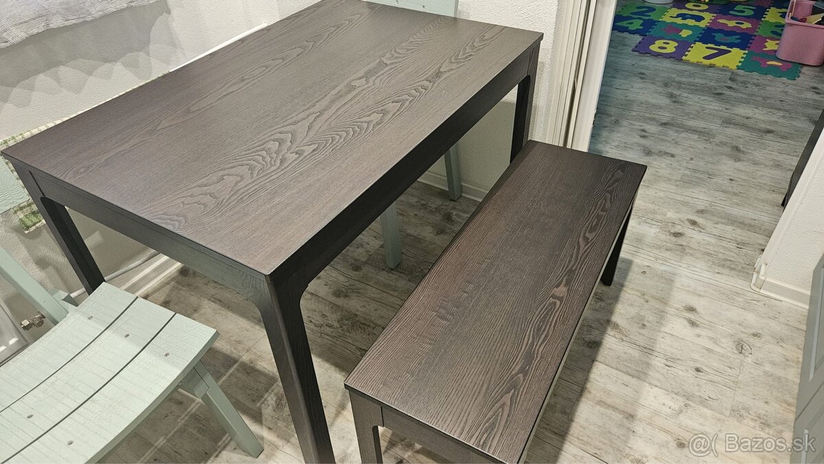 Jedálenský stôl rozkladací