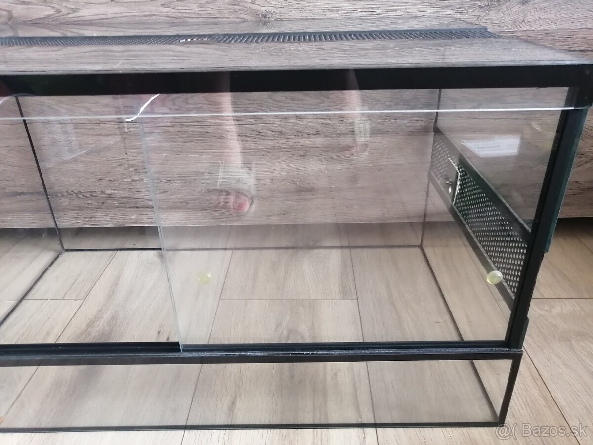 Terarium pre suchozemsku korytnačku