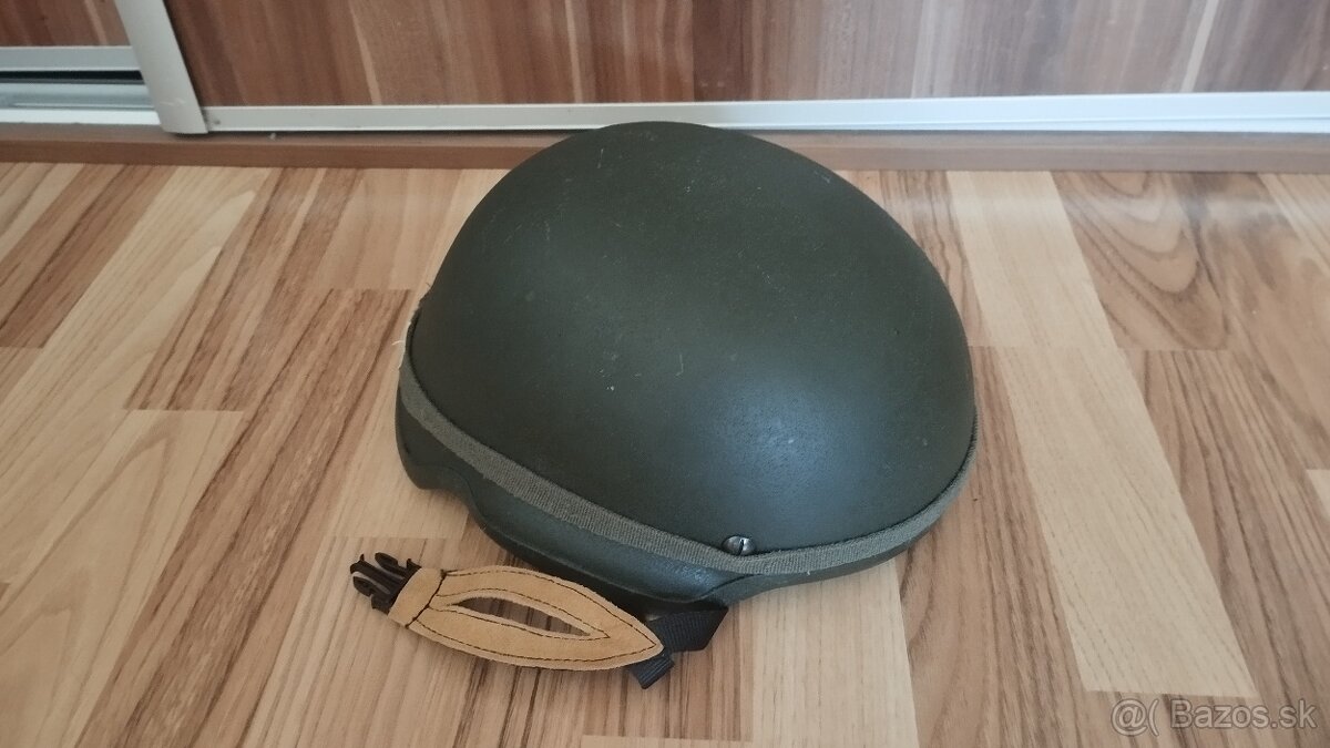 Helma Mich 2000, chrániče kolien, zásobníky