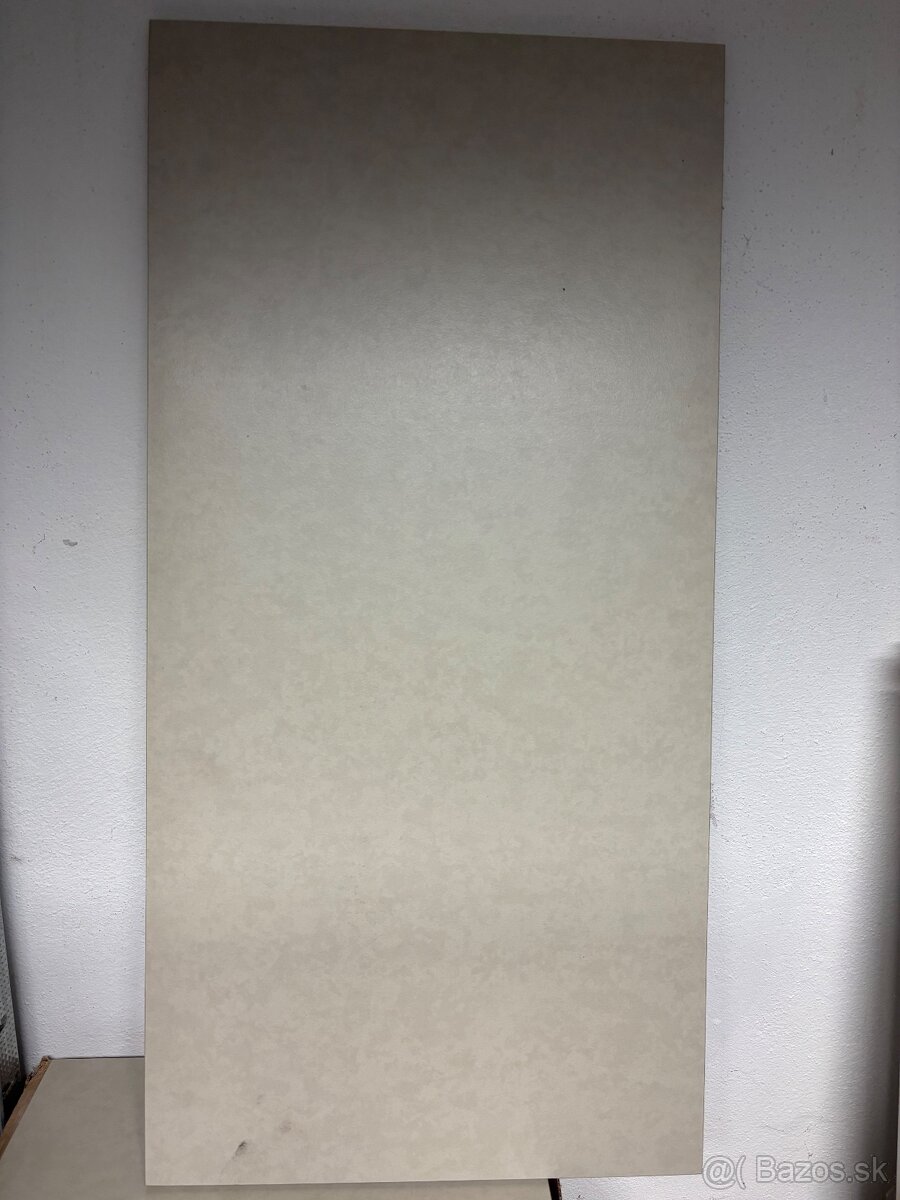 Predám keramickú dlažbu- gres cca 60 x 30