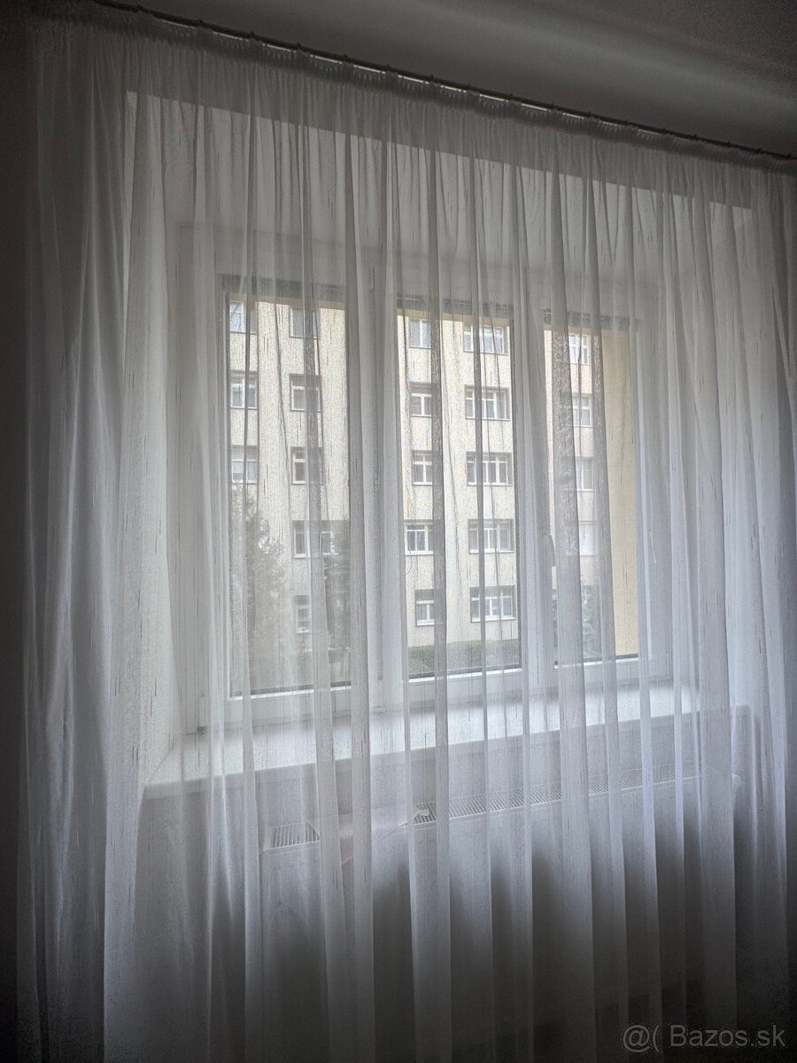 2× nerezová garniža (tyč) + 2× záclona ako DARČEK