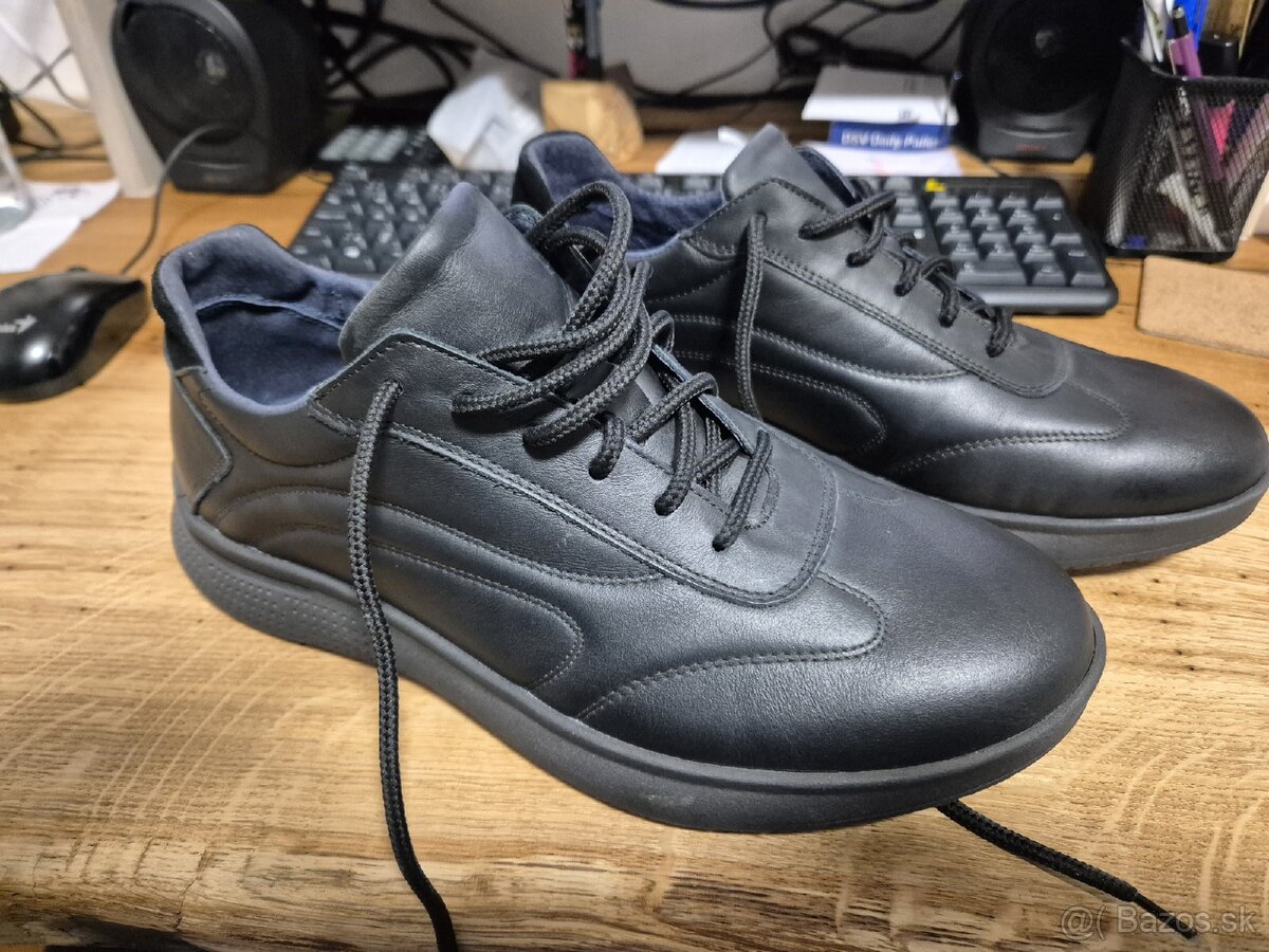 Celokozene topanky Bata - 41