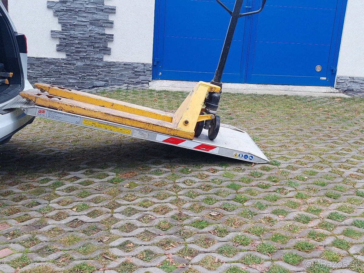 Paletovací vozík a nájazdová plošina