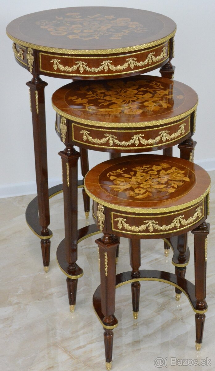 Zámecké intarzované stolečky - set